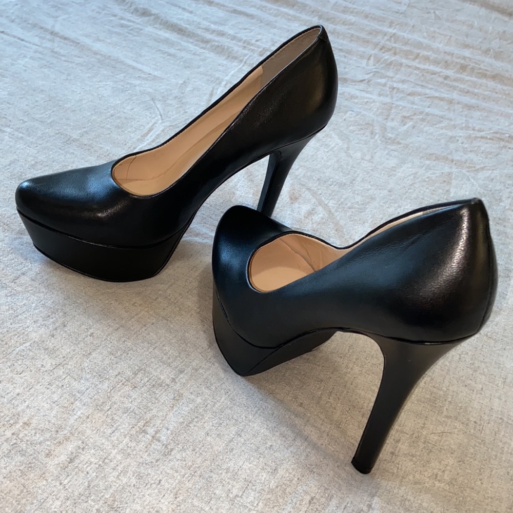 Jessica Simpson Black Waleo Platform Pumps